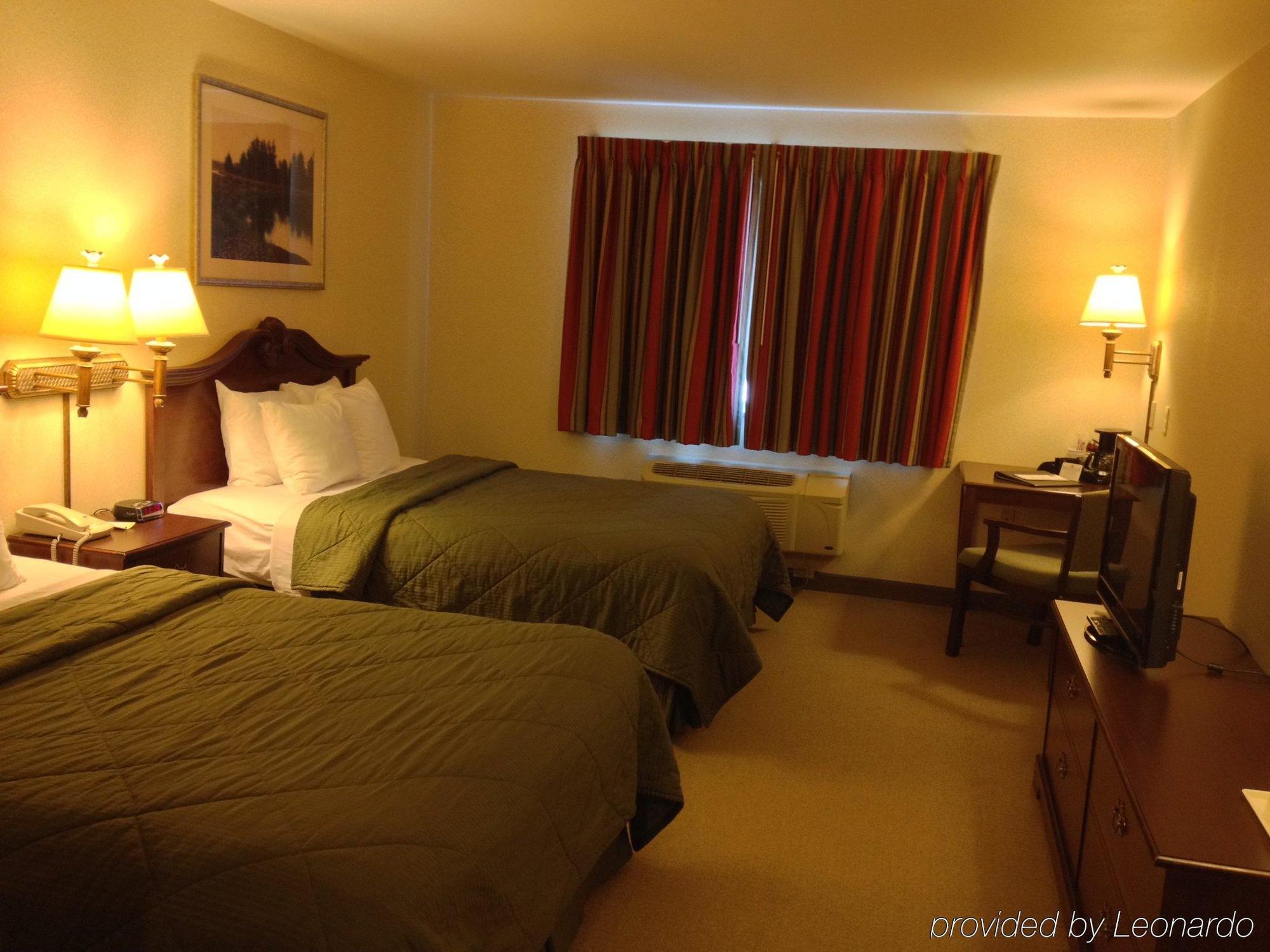 Boarders Inn & Suites By Cobblestone Hotels - Shawano Экстерьер фото