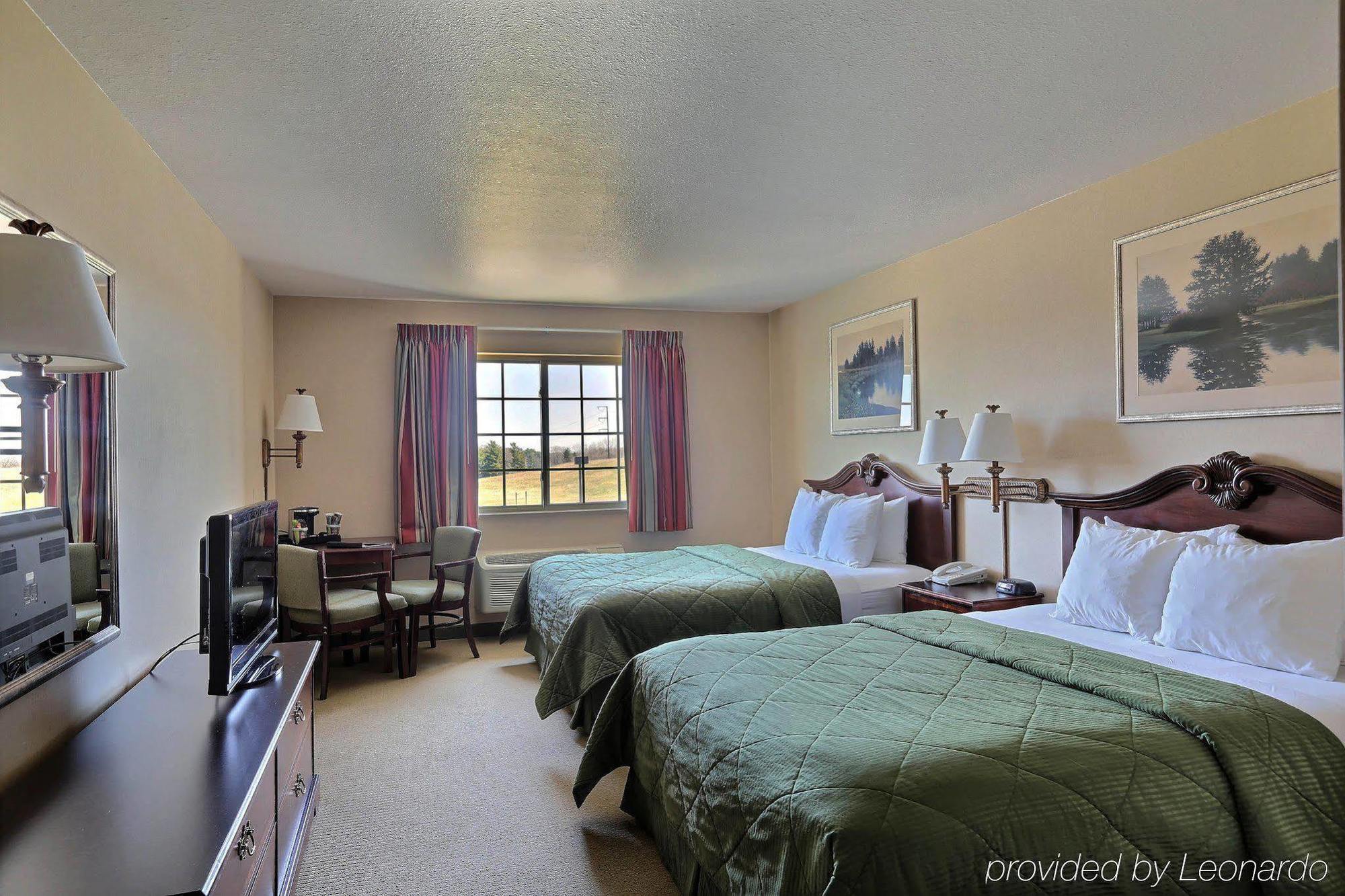 Boarders Inn & Suites By Cobblestone Hotels - Shawano Экстерьер фото